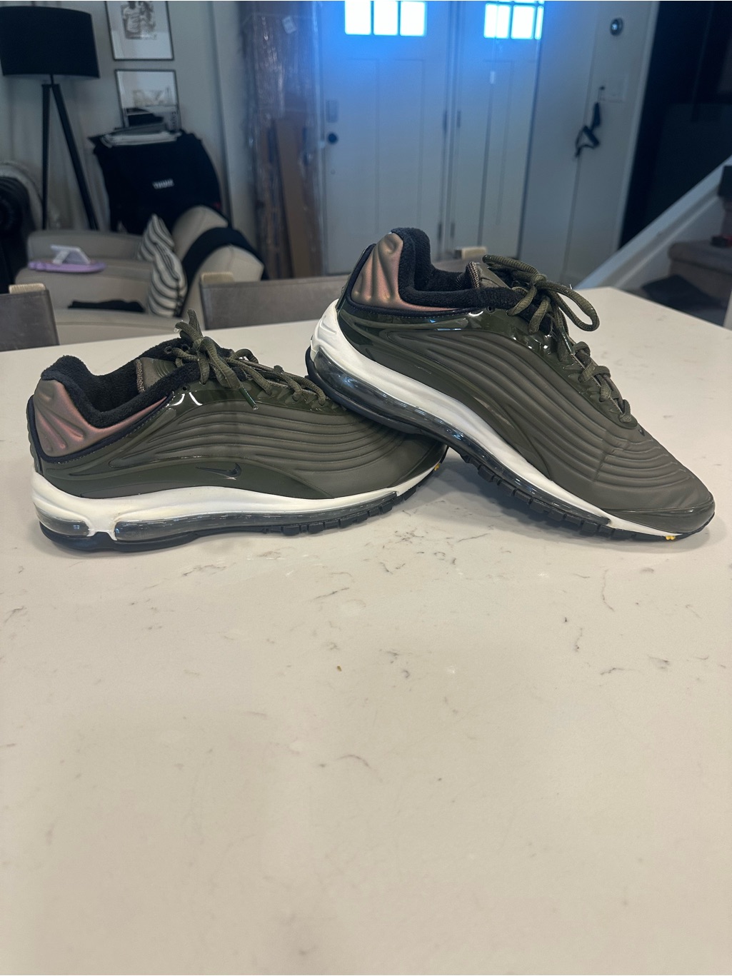 Nike Air Max Deluxe Men’s 10 Olive/Iridescent